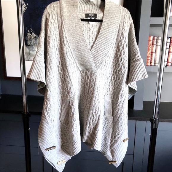 Chunky Knit Wool Cape XS - Picture 4 of 4